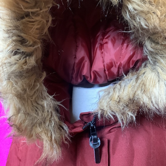 Vero moda burgundy HEAVY jacket. Thick and warm. Size xs. Removable fure - Picture 7 of 10